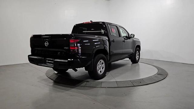 Photo of 2022 Black Nissan Frontier