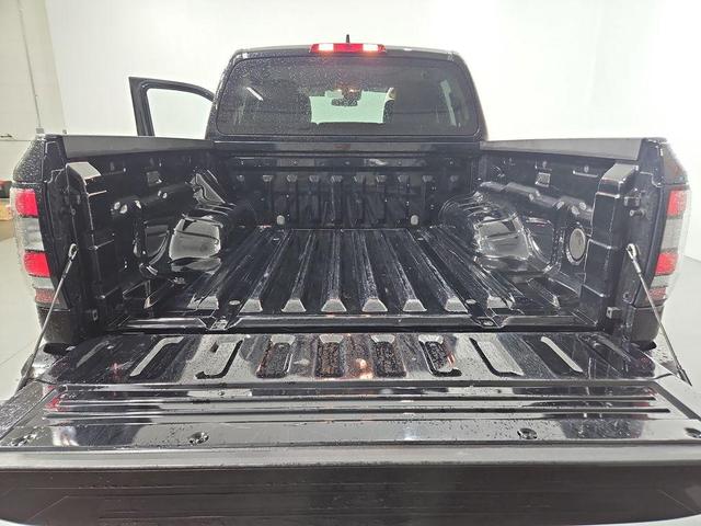 Photo of 2022 Black Nissan Frontier
