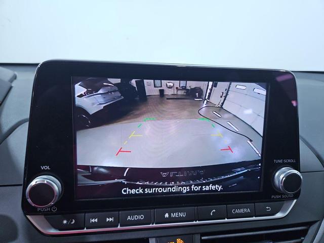 Photo of 2025 Black Nissan Altima