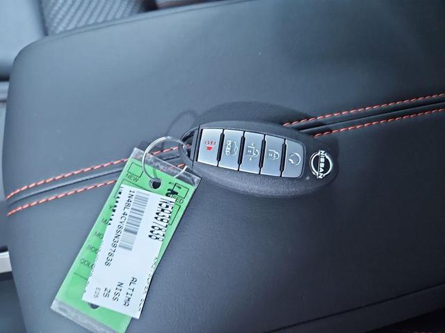 Photo of 2025 Black Nissan Altima