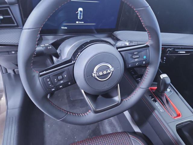 Photo of 2025 Canyon Bronze M Nissan Kicks