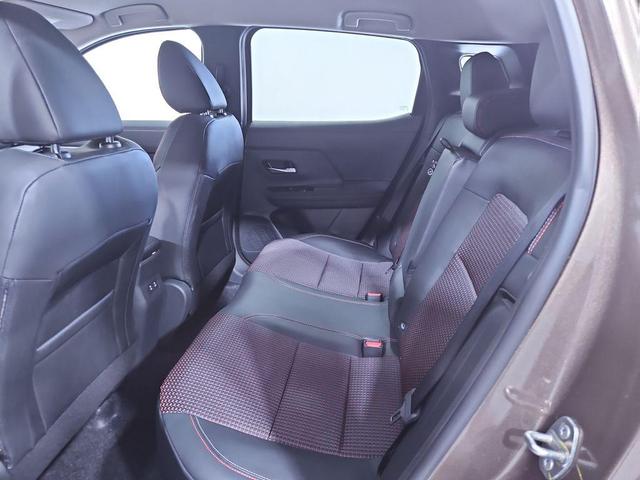 Photo of 2025 Canyon Bronze M Nissan Kicks