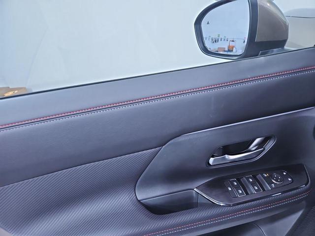 Photo of 2025 Canyon Bronze M Nissan Kicks
