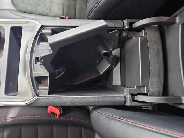 Photo of 2022 Rapid Red Metallic Tinted Clearcoat Ford Edge