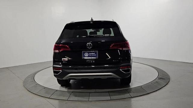 Photo of 2024 Deep Black Pearl Effect Volkswagen Taos