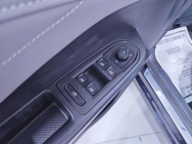 Photo of 2024 Deep Black Pearl Effect Volkswagen Taos