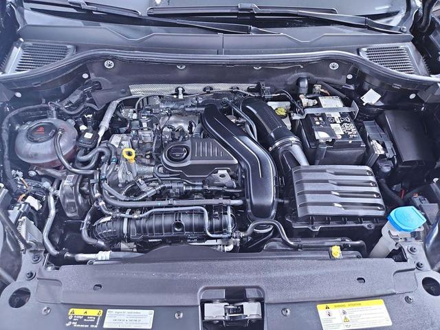 Photo of 2024 Deep Black Pearl Effect Volkswagen Taos