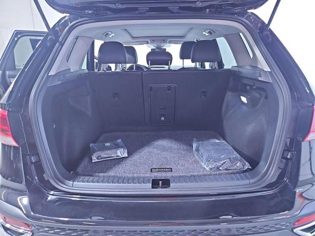 Photo of 2024 Deep Black Pearl Effect Volkswagen Taos