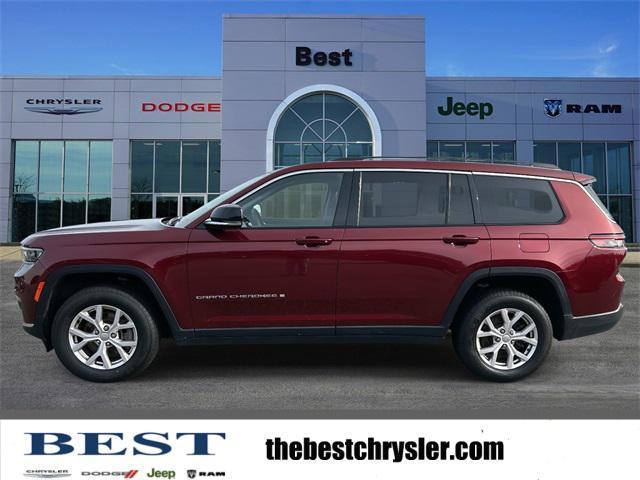 Photo of 2022 Red Jeep Grand Cherokee L