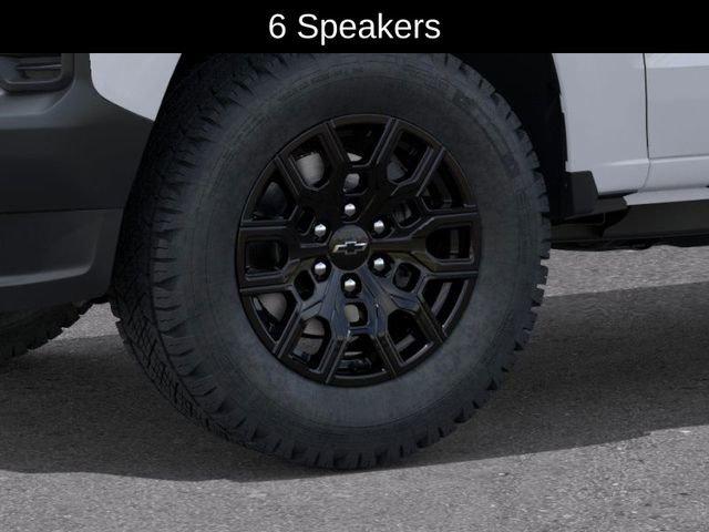 Photo of 2025 Summit White Chevrolet Colorado