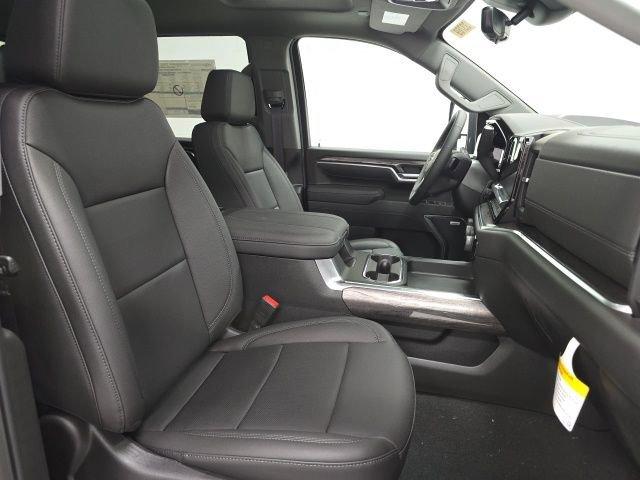Photo of 2025 Black Chevrolet Silverado 2500