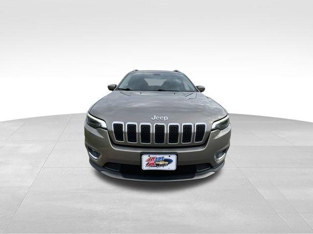 Photo of 2019 Light Brownstone Pearlcoat Jeep Cherokee