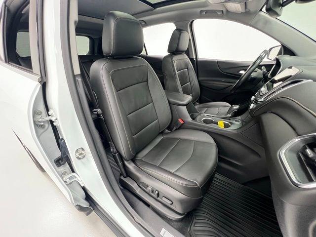 Photo of 2019 Summit White Chevrolet Equinox