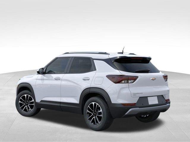 Photo of 2026 Summit White Chevrolet Trailblazer