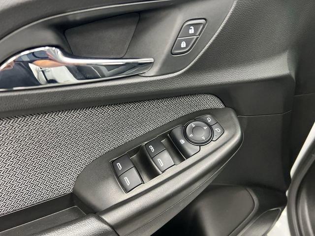 Photo of 2021 Summit White Chevrolet Trailblazer
