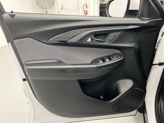 Photo of 2021 Summit White Chevrolet Trailblazer