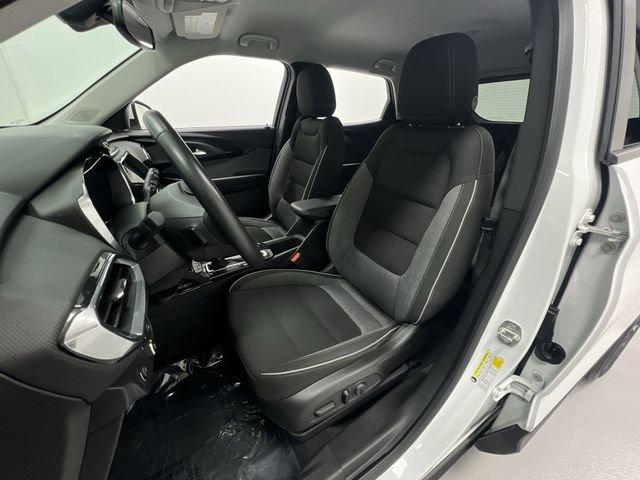Photo of 2021 Summit White Chevrolet Trailblazer