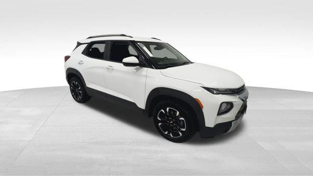 Photo of 2021 Summit White Chevrolet Trailblazer
