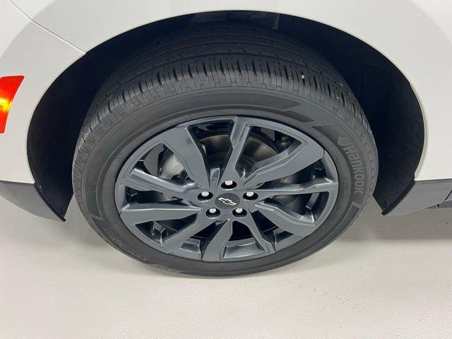 Photo of 2022 Summit White Chevrolet Equinox