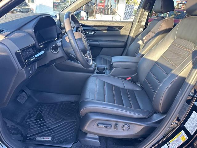 Photo of 2024 Crystal Black Pearl Honda CR-V Hybrid
