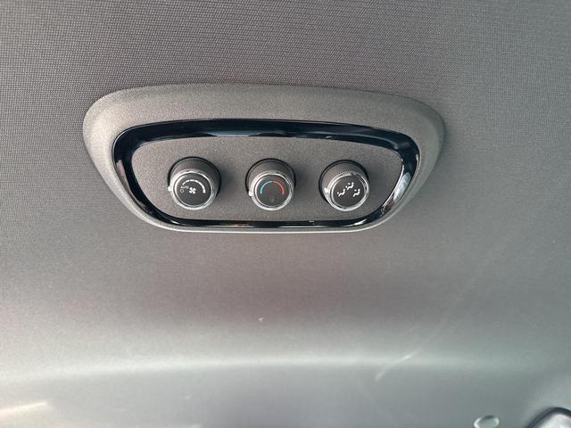 Photo of 2023 DB Black Crystal Clearcoat Dodge Durango