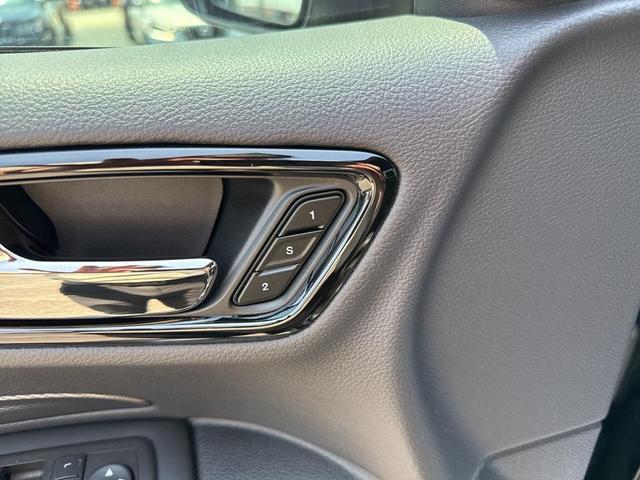 Photo of 2023 DB Black Crystal Clearcoat Dodge Durango