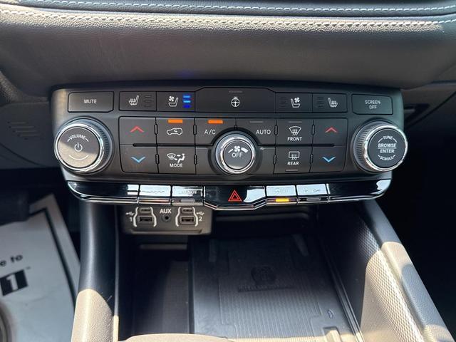 Photo of 2023 DB Black Crystal Clearcoat Dodge Durango