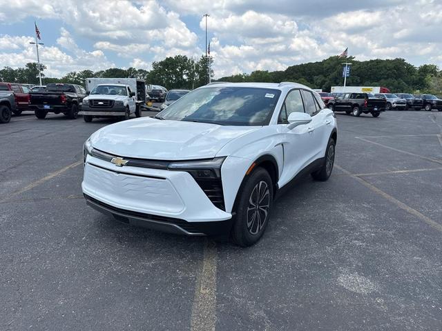 Photo of 2025 Summit White Chevrolet Blazer EV