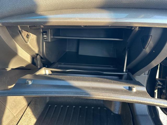 Photo of 2015 Super Black Clearcoat Nissan Altima