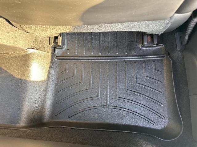 Photo of 2015 Super Black Clearcoat Nissan Altima