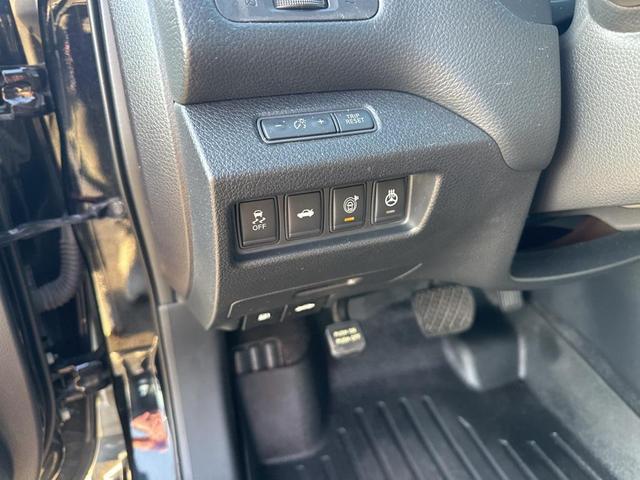 Photo of 2015 Super Black Clearcoat Nissan Altima
