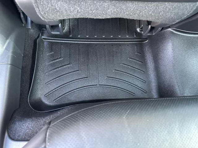 Photo of 2015 Super Black Clearcoat Nissan Altima
