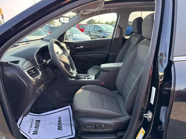 Photo of 2024 Mosaic Black Metallic Chevrolet Equinox