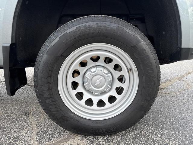 Photo of 2023 Sterling Gray Metallic Chevrolet Colorado