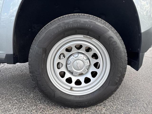 Photo of 2023 Sterling Gray Metallic Chevrolet Colorado