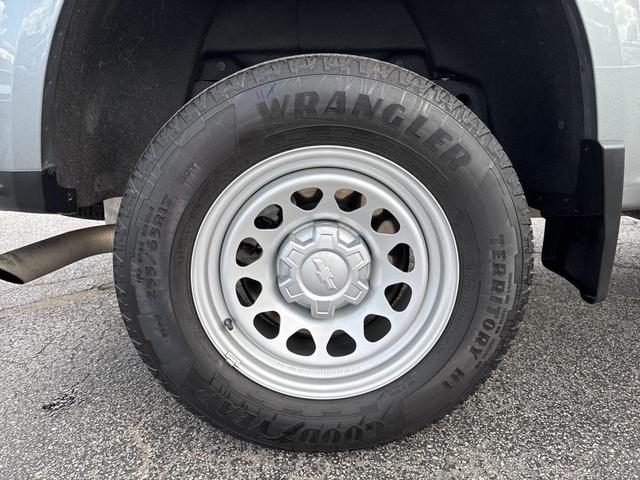 Photo of 2023 Sterling Gray Metallic Chevrolet Colorado