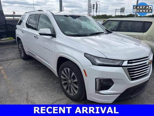 Photo of 2023 Iridescent Pearl Tricoat Chevrolet Traverse