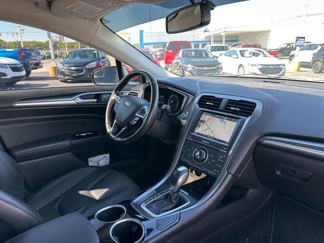 Photo of 2013 White Platinum Clearcoat Metallic Ford Fusion Hybrid