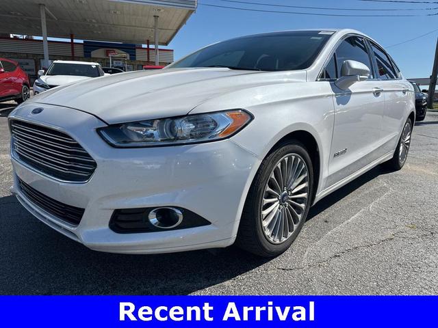 Photo of 2013 White Platinum Clearcoat Metallic Ford Fusion Hybrid