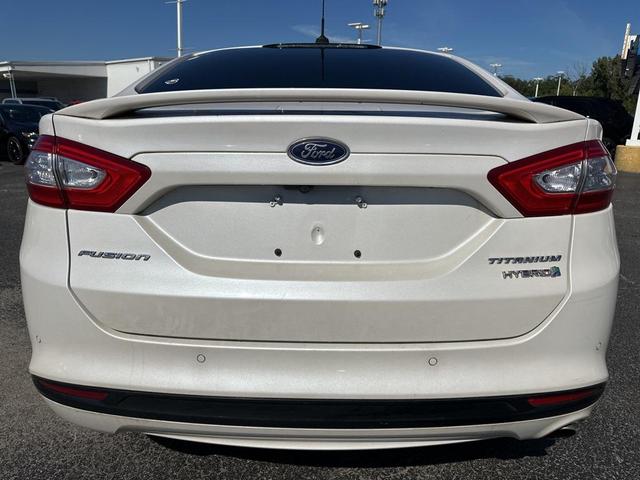 Photo of 2013 White Platinum Clearcoat Metallic Ford Fusion Hybrid