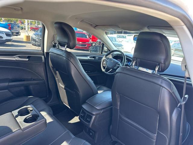 Photo of 2013 White Platinum Clearcoat Metallic Ford Fusion Hybrid