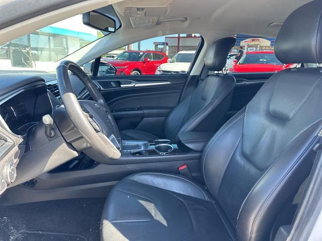 Photo of 2013 White Platinum Clearcoat Metallic Ford Fusion Hybrid