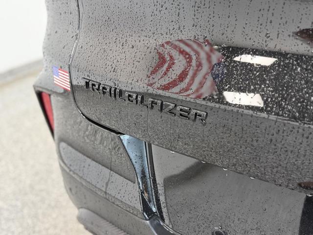 Photo of 2025 Mosaic Black Metallic Chevrolet Trailblazer