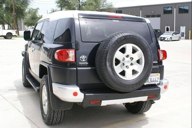 Photo of 2009 Black Toyota FJ Cruiser