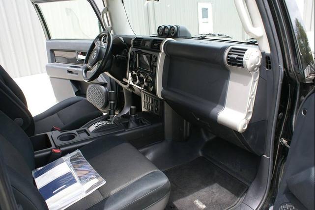 Photo of 2009 Black Toyota FJ Cruiser