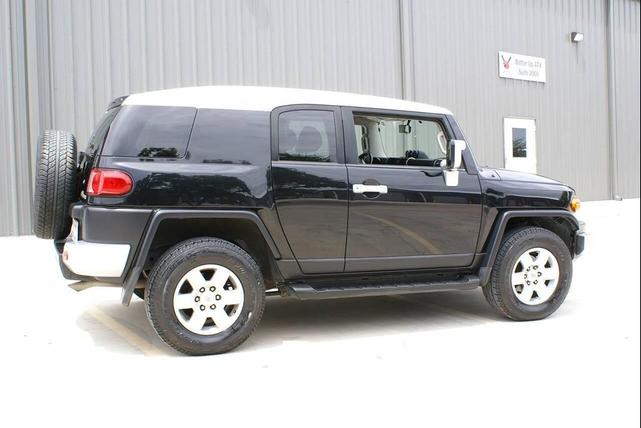 Photo of 2009 Black Toyota FJ Cruiser