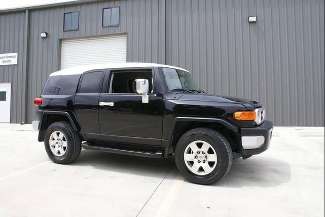 Photo of 2009 Black Toyota FJ Cruiser