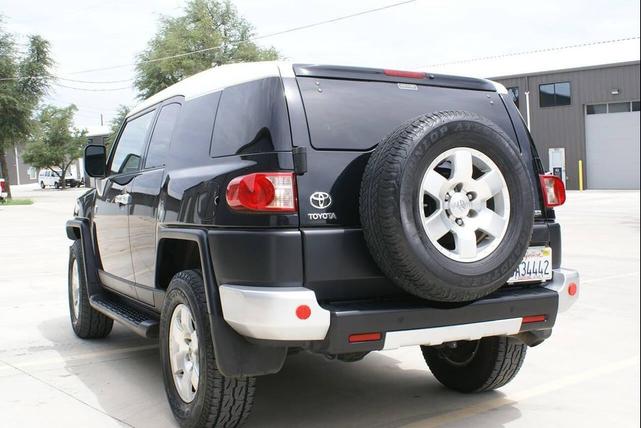 Photo of 2009 Black Toyota FJ Cruiser
