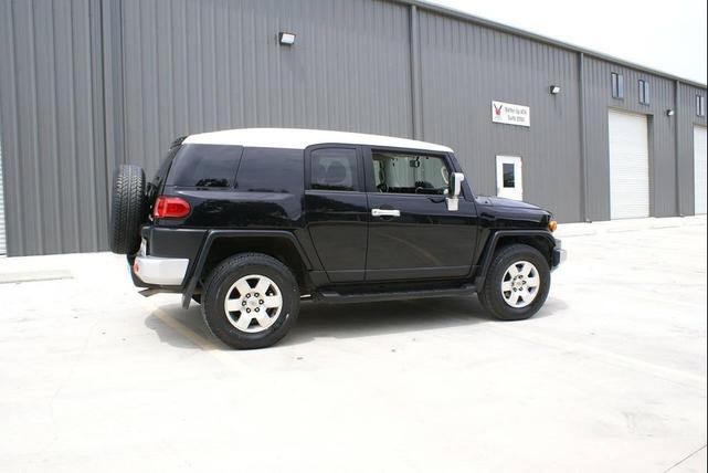 Photo of 2009 Black Toyota FJ Cruiser