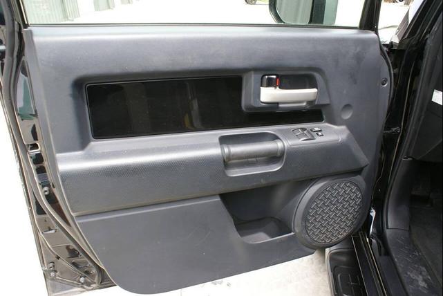Photo of 2009 Black Toyota FJ Cruiser
